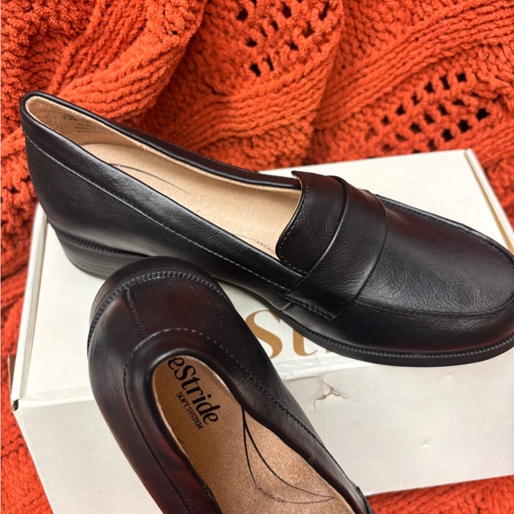 Life Stride Black Loafers for Women - Picture 2 of 9